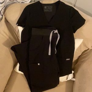 Figs scrub set black xxs top and xs bottoms